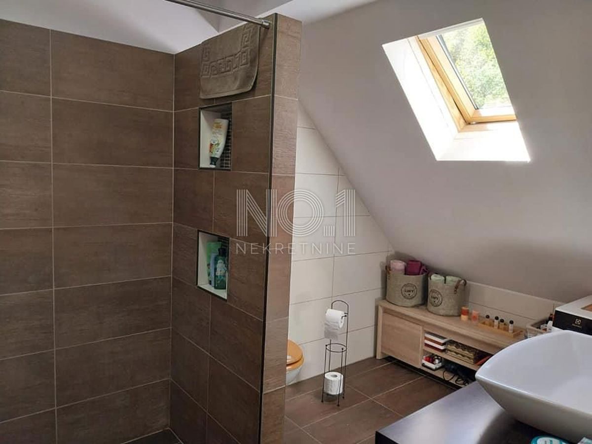 Fužine - hiša s 3 apartmaji in jacuzzijem, za investicijo!