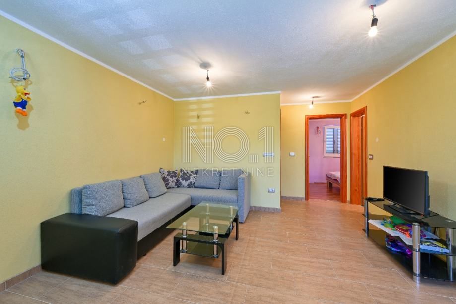 Milovčići - prodaja hiše s 3 apartmaji