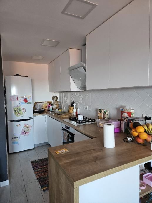 Crikvenica - prodaja apartma z garažo in pogledom na morje