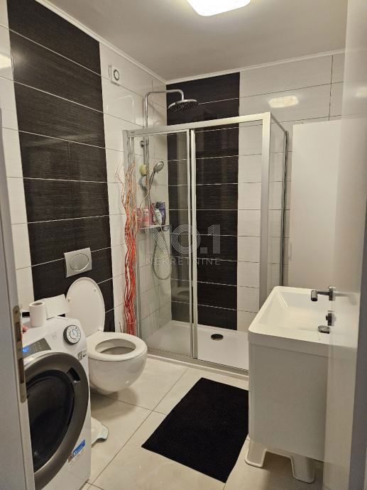 Crikvenica - prodaja apartma z garažo in pogledom na morje