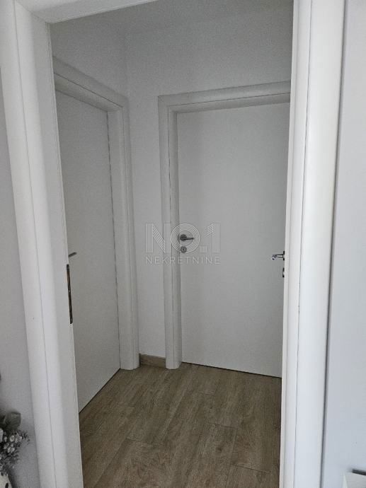 Crikvenica - prodaja apartma z garažo in pogledom na morje