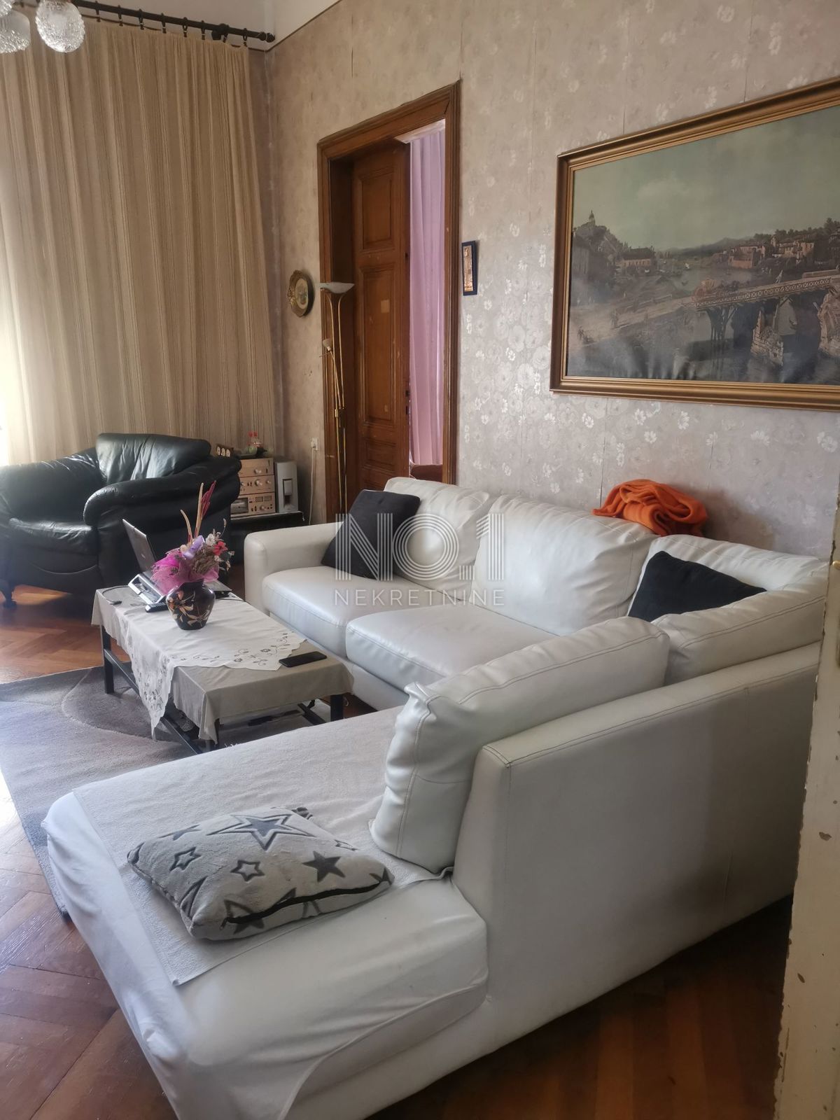 Center - prodamo stanovanje na odlični lokaciji