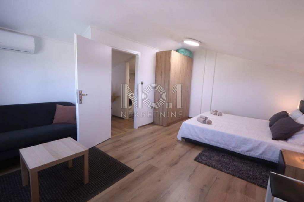 Vodnjan - prodaja hiše z urejenimi turističnimi apartmaji