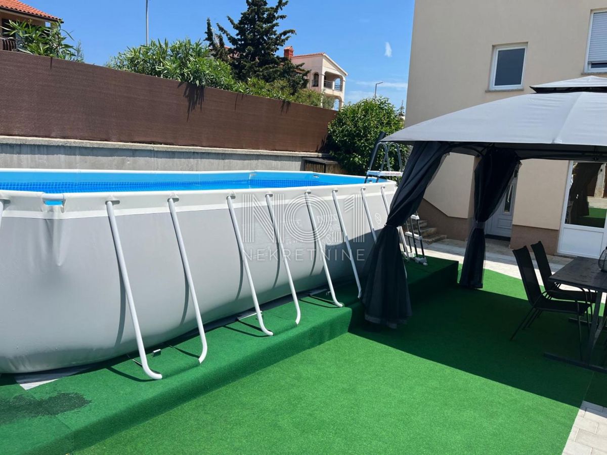 Vodnjan - prodaja hiše z urejenimi turističnimi apartmaji