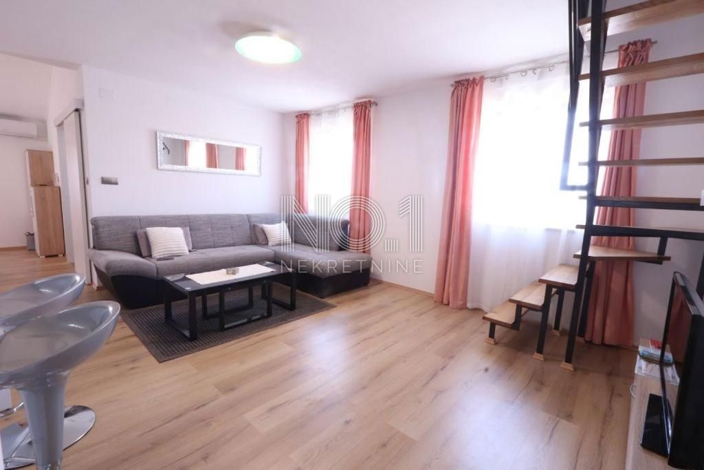 Vodnjan - prodaja hiše z urejenimi turističnimi apartmaji