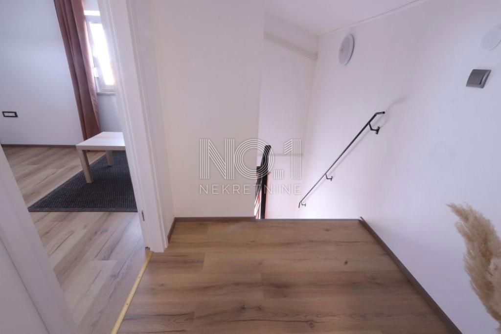 Vodnjan - prodaja hiše z urejenimi turističnimi apartmaji