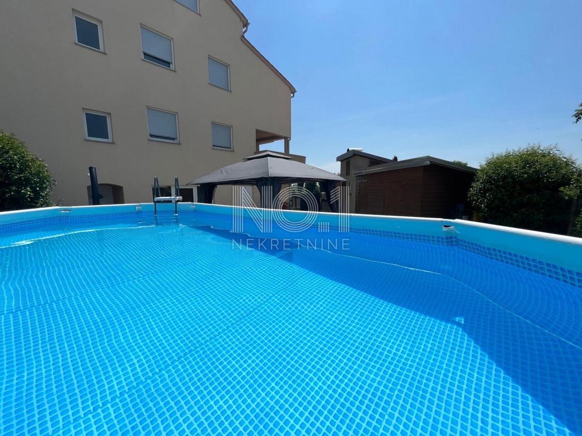 Vodnjan - prodaja hiše z urejenimi turističnimi apartmaji