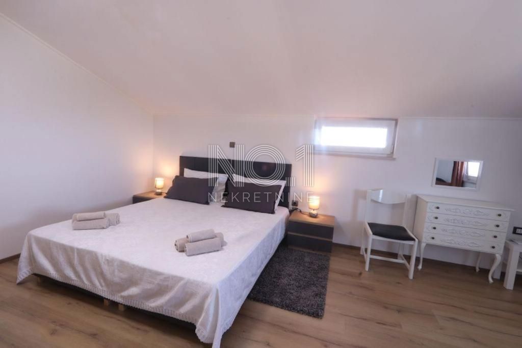 Vodnjan - prodaja hiše z urejenimi turističnimi apartmaji