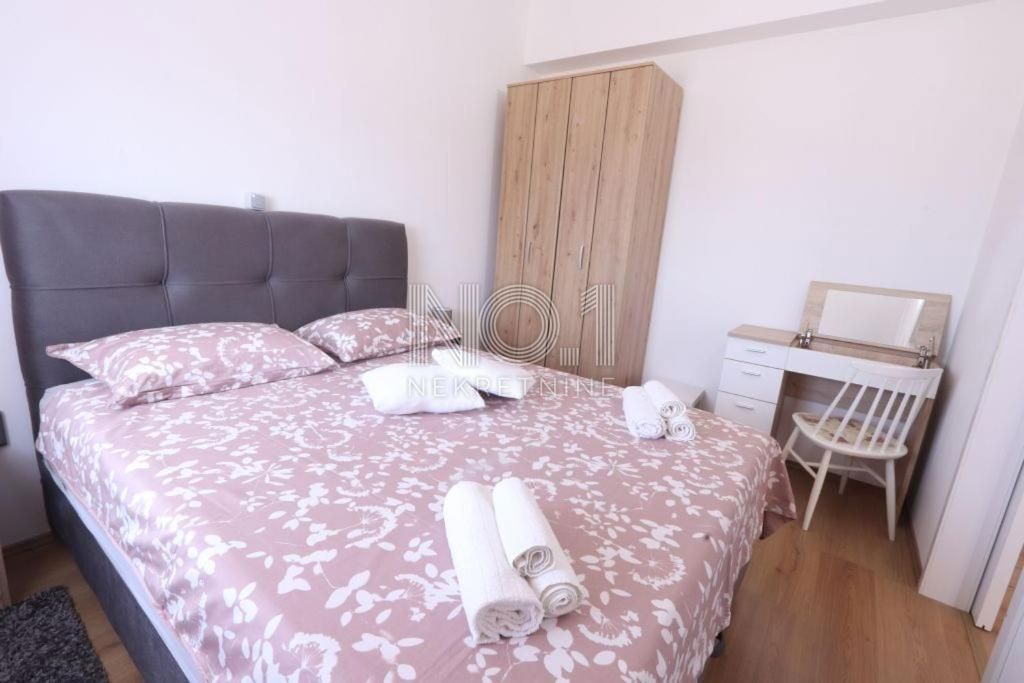 Vodnjan - prodaja hiše z urejenimi turističnimi apartmaji