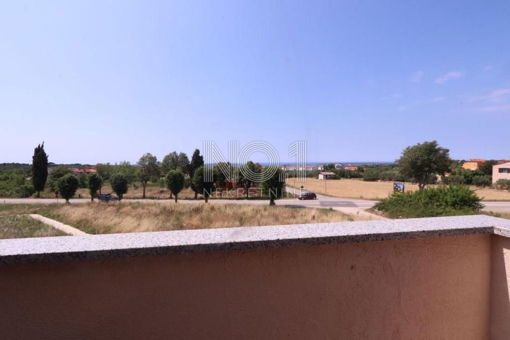 Vodnjan - prodaja hiše z urejenimi turističnimi apartmaji