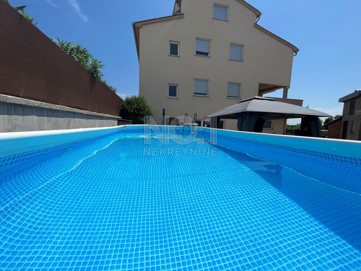 Vodnjan - prodaja hiše z urejenimi turističnimi apartmaji
