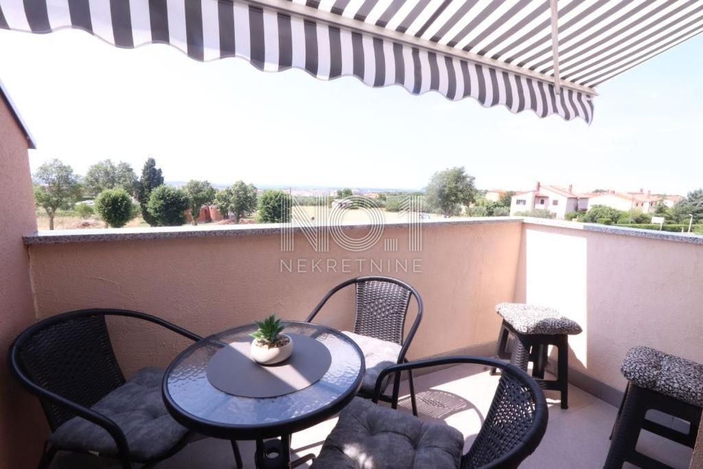 Vodnjan - prodaja hiše z urejenimi turističnimi apartmaji