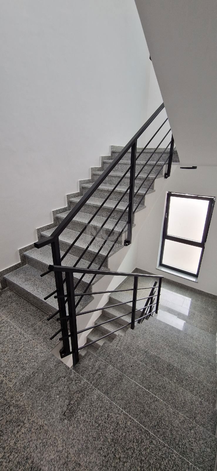 Novalja - prodaja luksuznega apartmaja s pogledom na morje