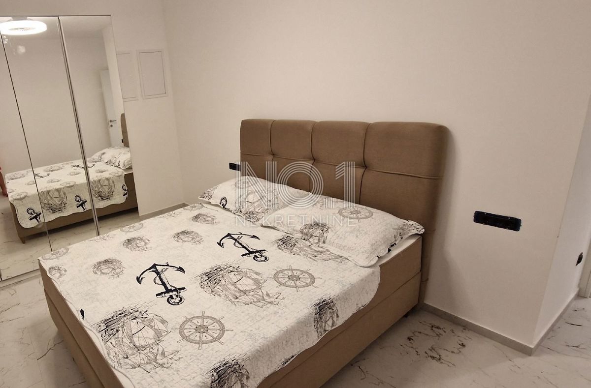 Novalja - prodaja luksuznega apartmaja s pogledom na morje