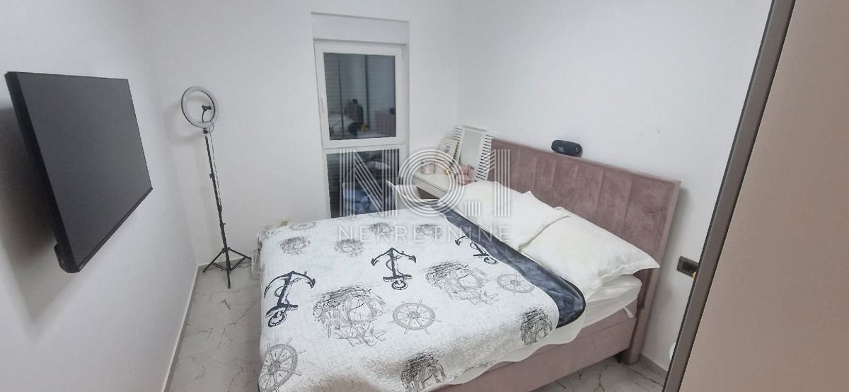Novalja - prodaja luksuznega apartmaja s pogledom na morje