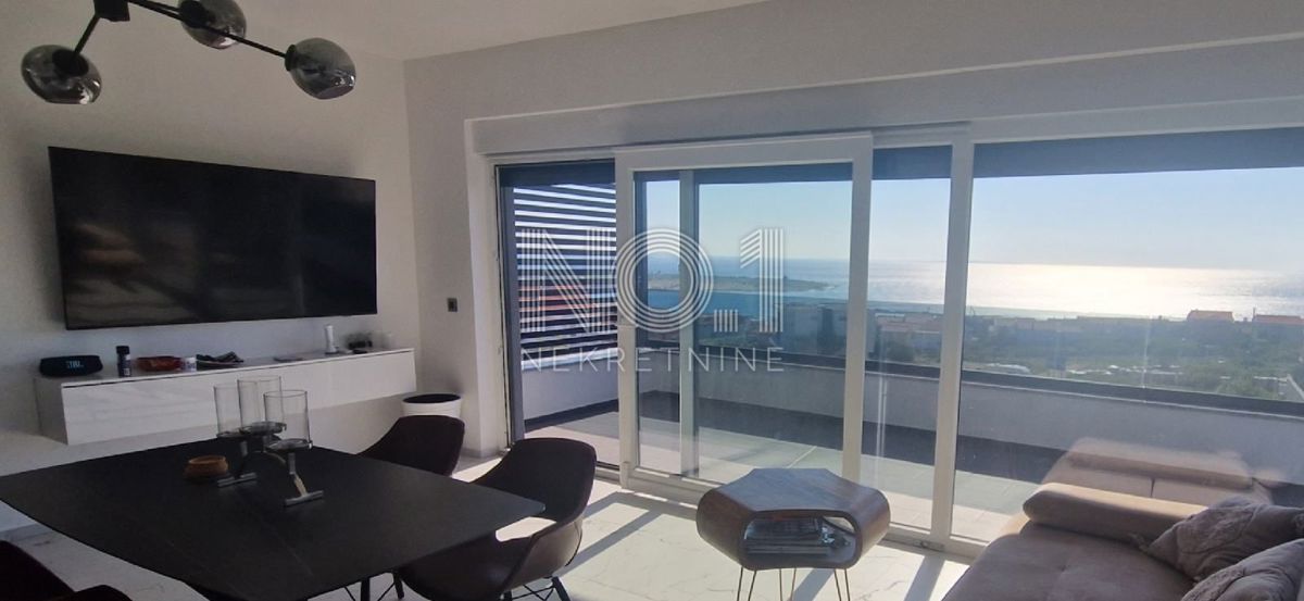 Novalja - prodaja luksuznega apartmaja s pogledom na morje