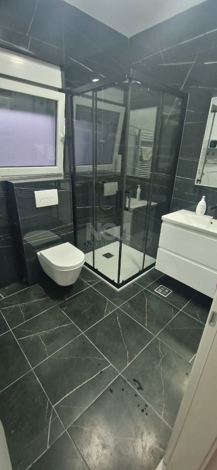 Novalja - prodaja luksuznega apartmaja s pogledom na morje