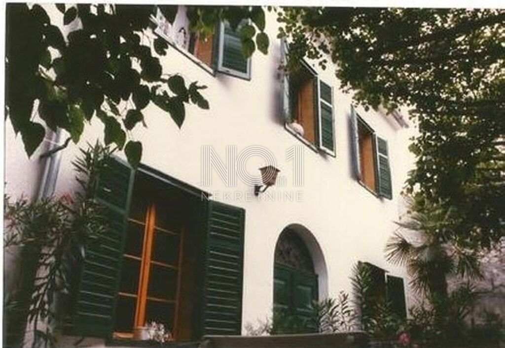 Novi Vinodolski - prodaja očarljive obmorske hiše