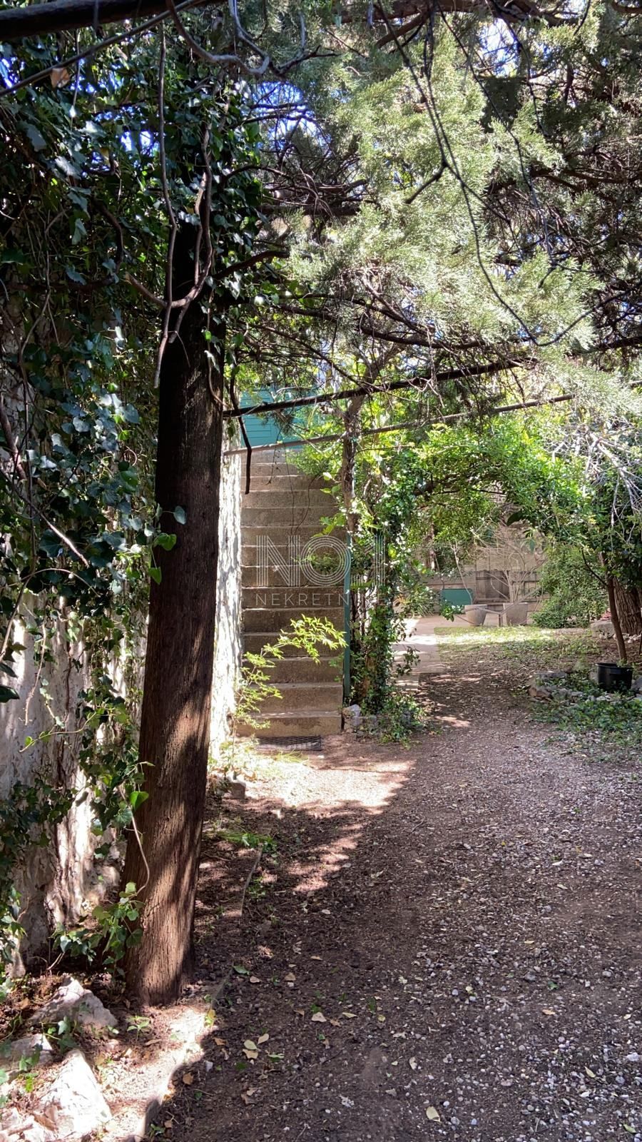 Novi Vinodolski - prodaja očarljive obmorske hiše