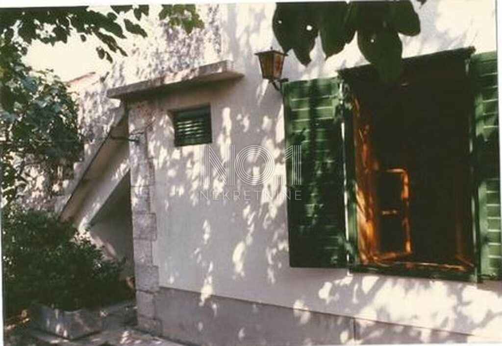 Novi Vinodolski - prodaja očarljive obmorske hiše