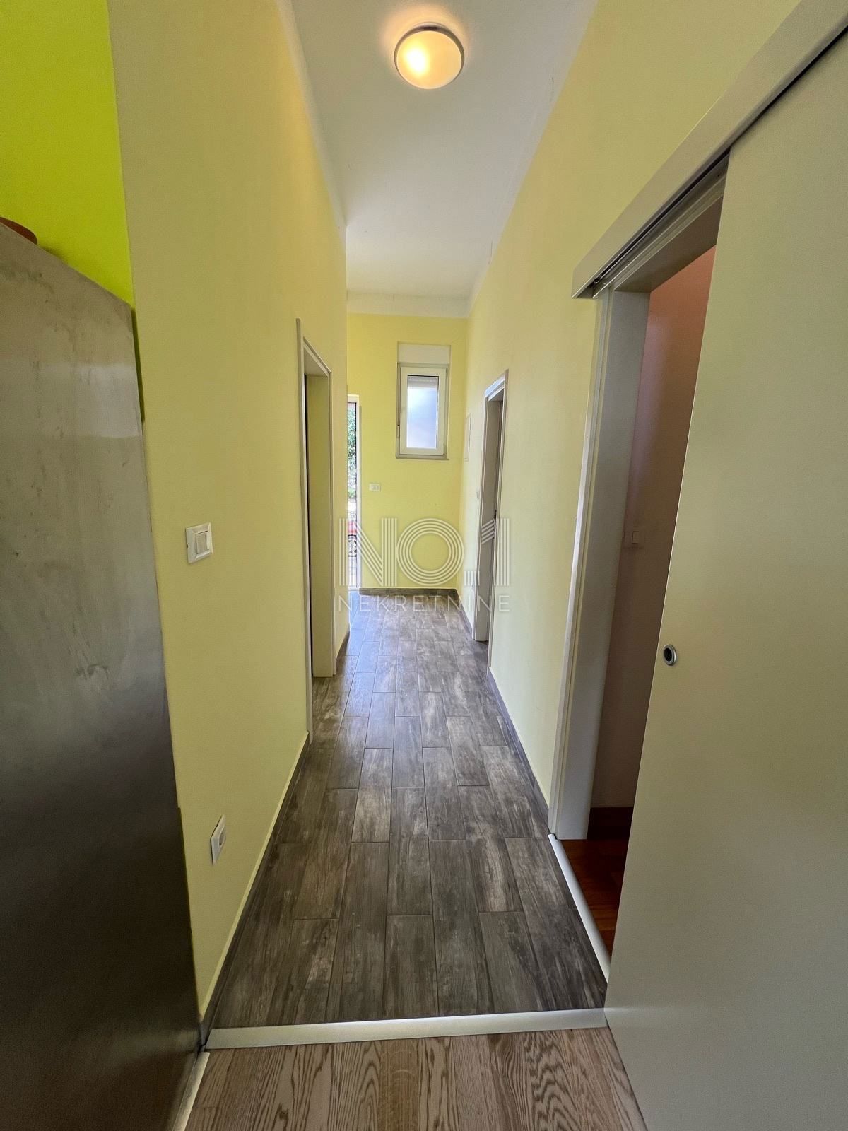 Ičići - stanovanje s garazo ob morju