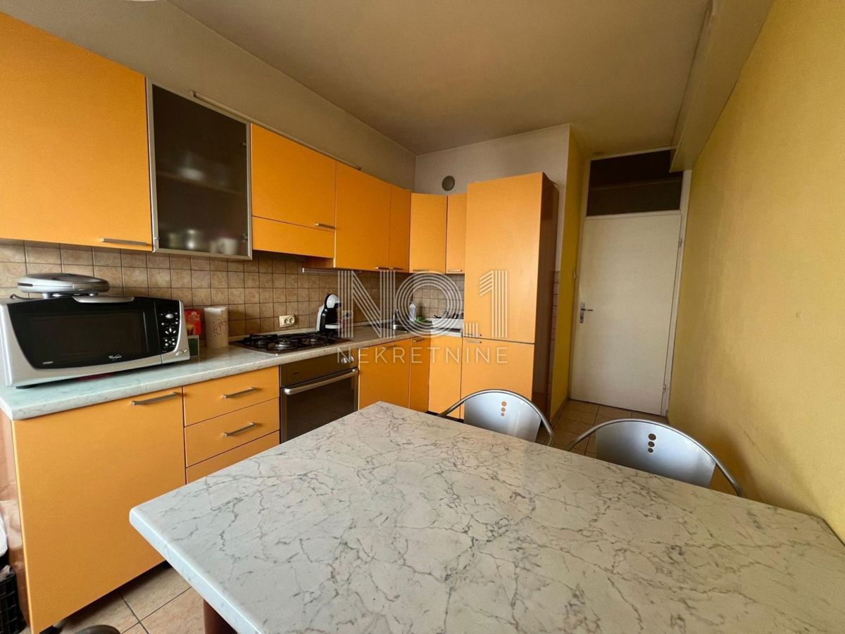 Turnić - prodaja dvosobnega apartmaja s prekrasnim pogledom na morje