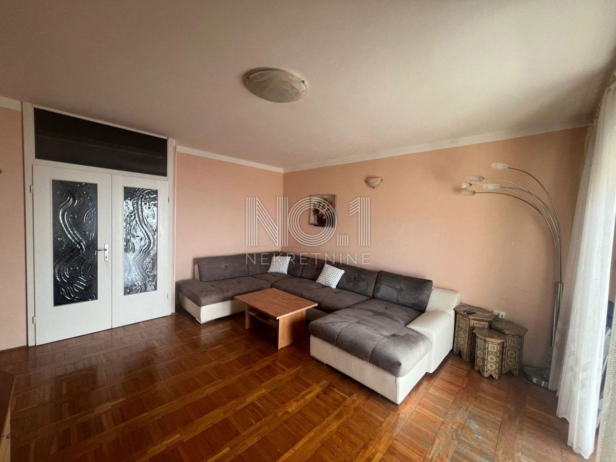Turnić - prodaja dvosobnega apartmaja s prekrasnim pogledom na morje