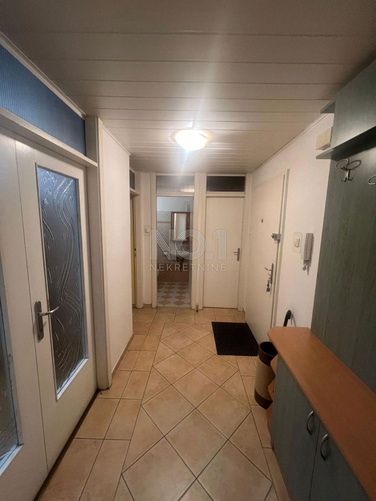 Turnić - prodaja dvosobnega apartmaja s prekrasnim pogledom na morje