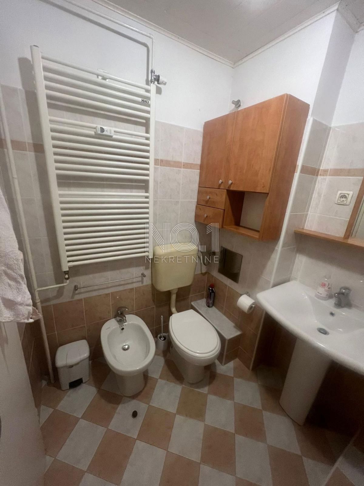 Turnić - prodaja dvosobnega apartmaja s prekrasnim pogledom na morje