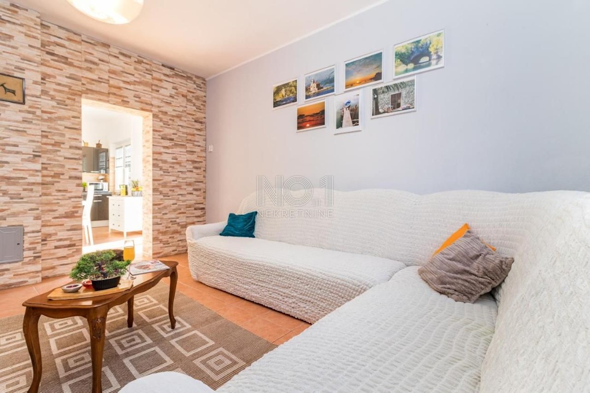 Medulin - prodaja 2 hiš z urejenim turističnim oddajanjem