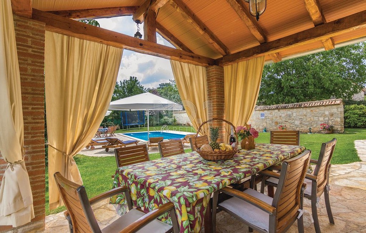Tinjan - kamnita avtohtona vila z gradbiščem