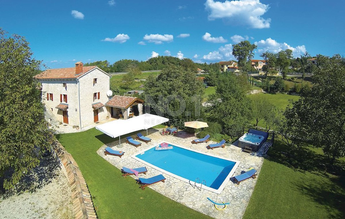 Tinjan - kamnita avtohtona vila z gradbiščem