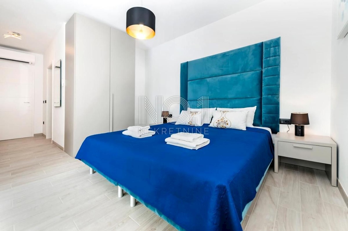 Rovinj - lepa moderna enonadstropna hiša z bazenom