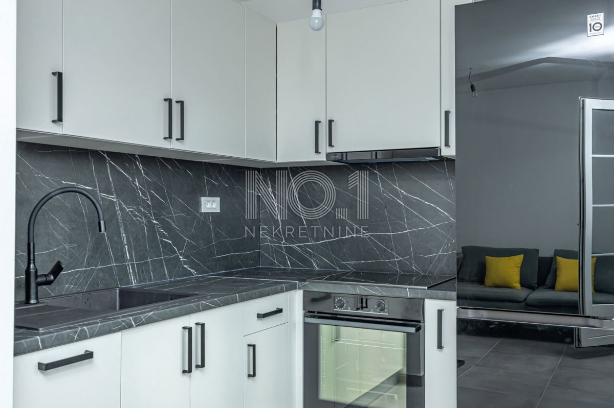 Crikvenica - prodaja dvosobnega apartmaja s pogledom na morje