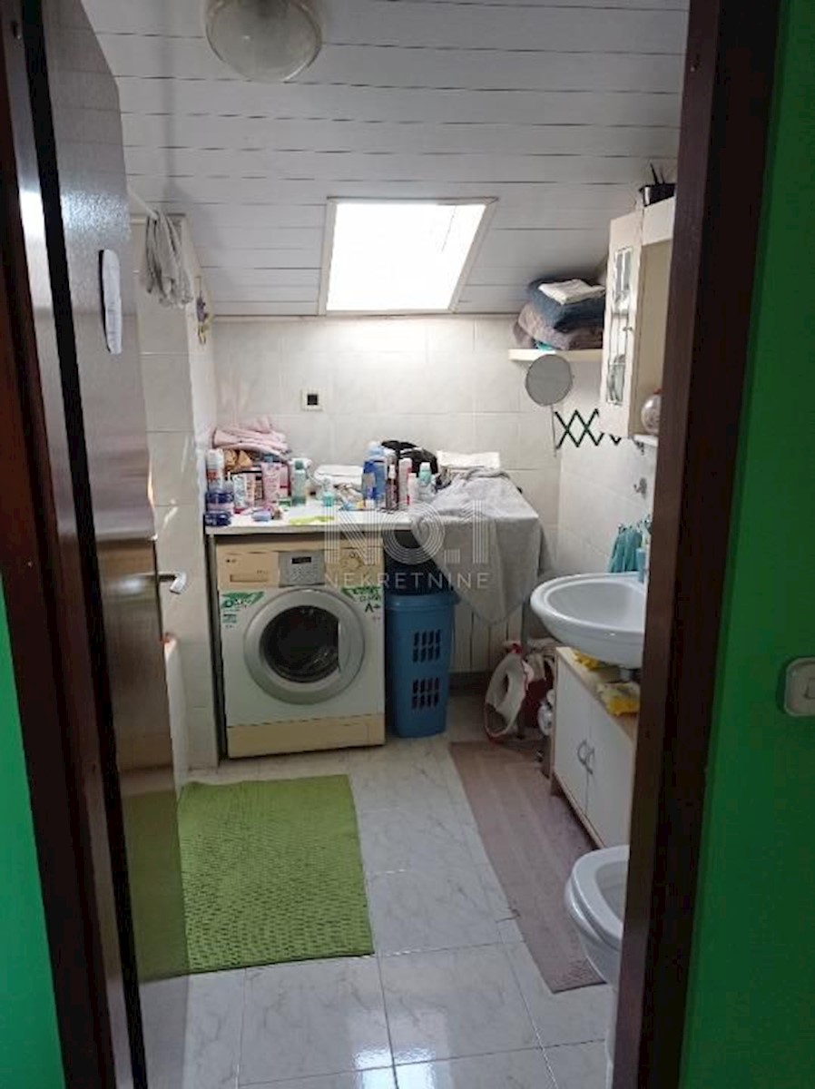 Srdoči - apartma z balkonom