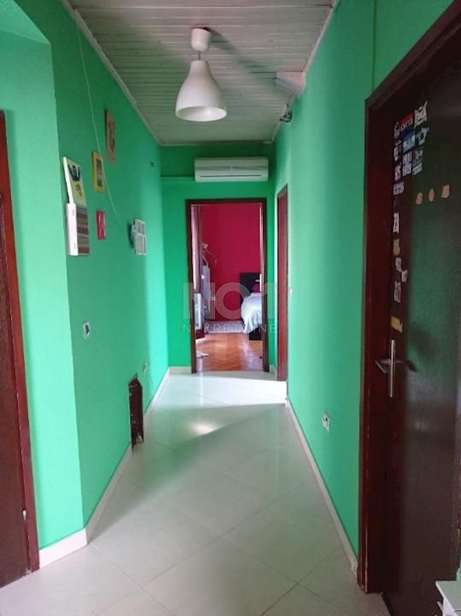 Srdoči - apartma z balkonom