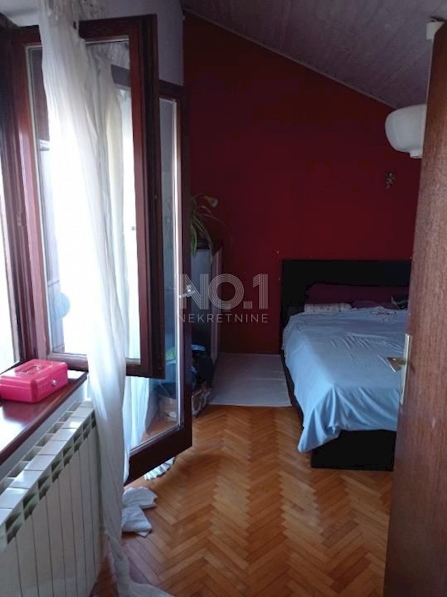 Srdoči - apartma z balkonom