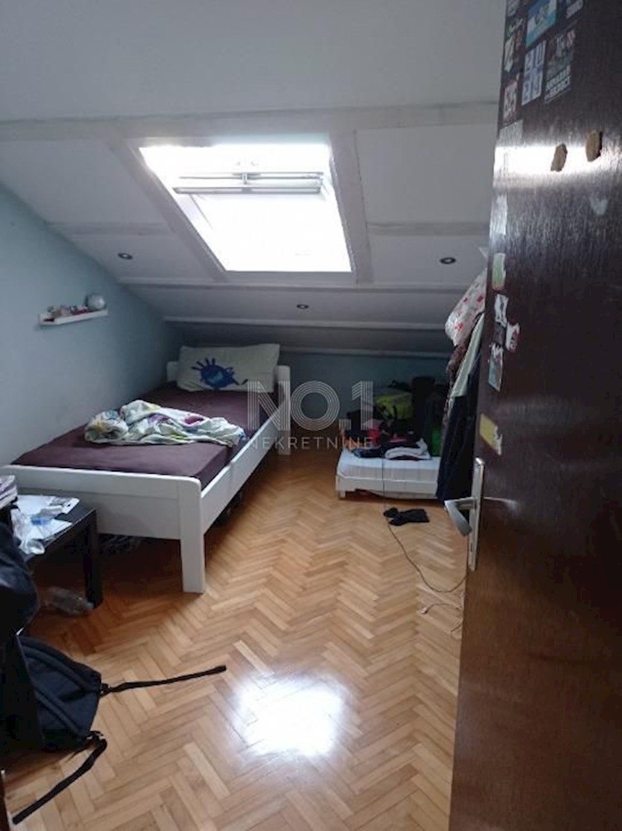 Srdoči - apartma z balkonom