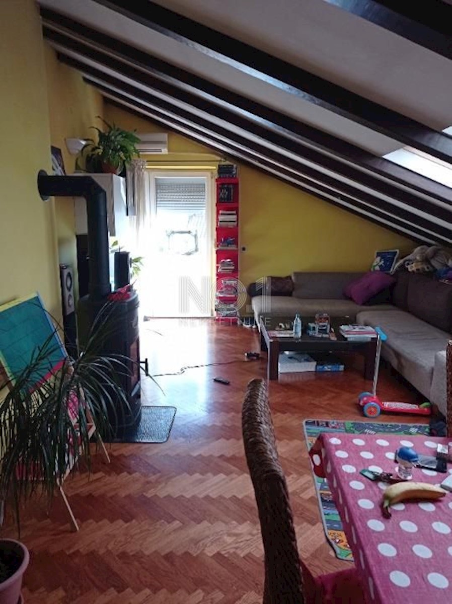 Srdoči - apartma z balkonom