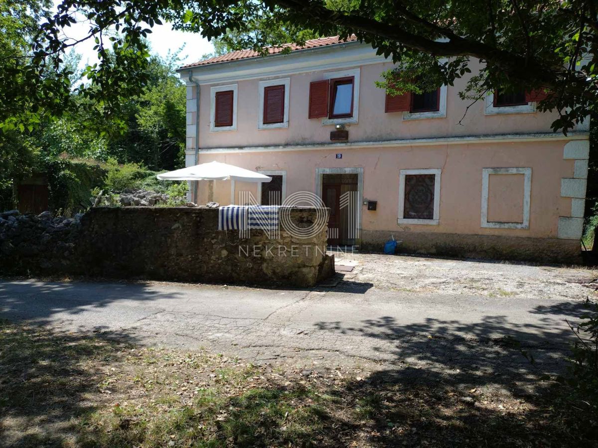 Drivenik - prodaja hiše s prostornim vrtom