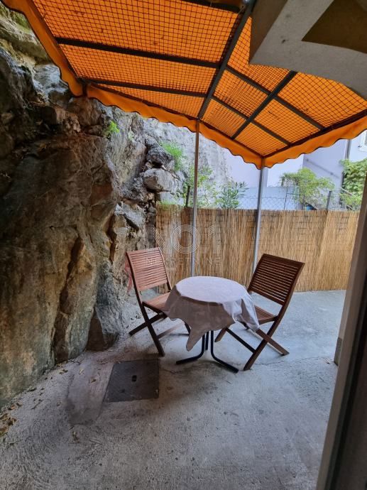  Potok - prodaja opremljenega enosobnega stanovanja