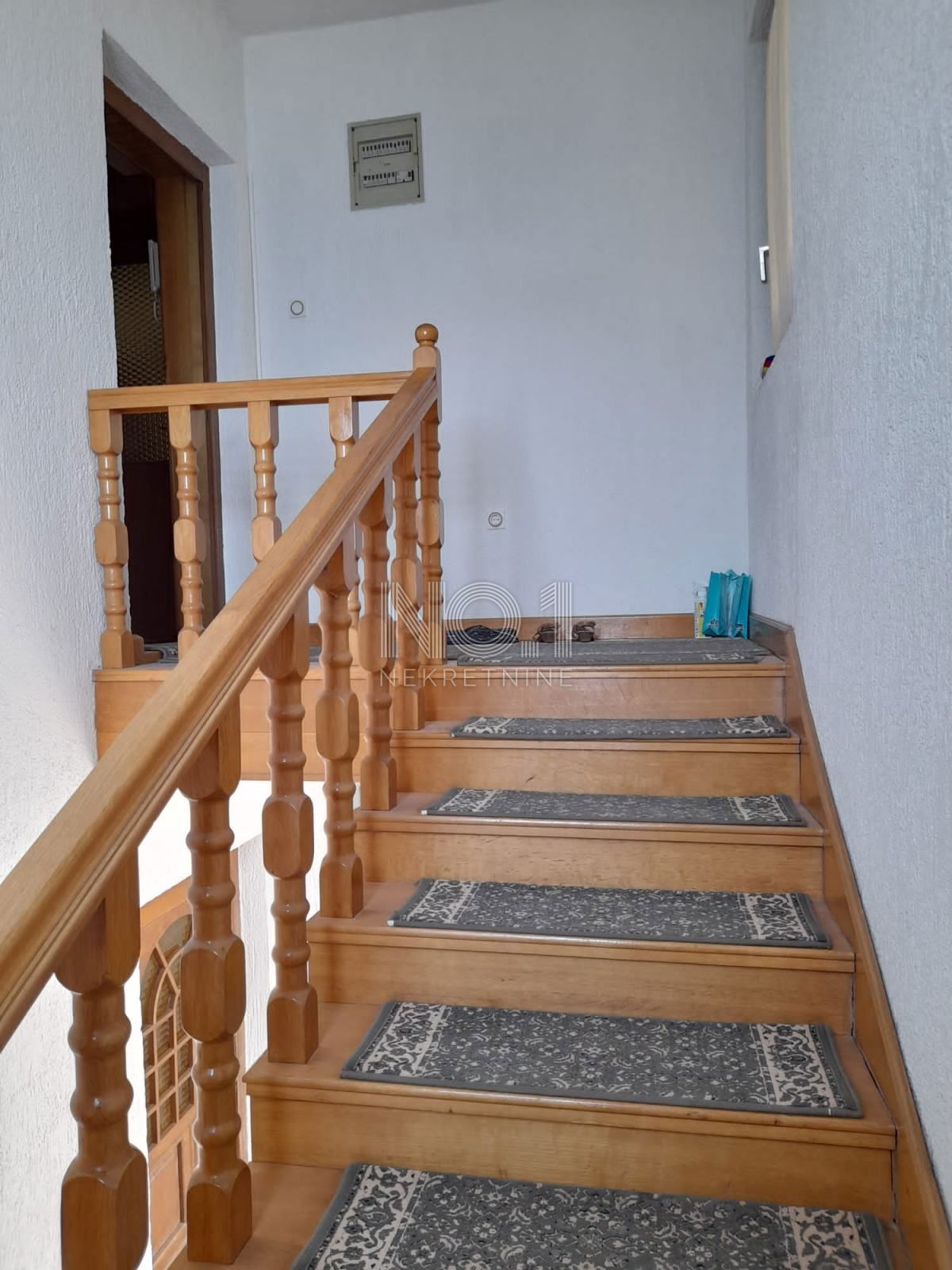 Senj - družinska hiša s pogledom na morje