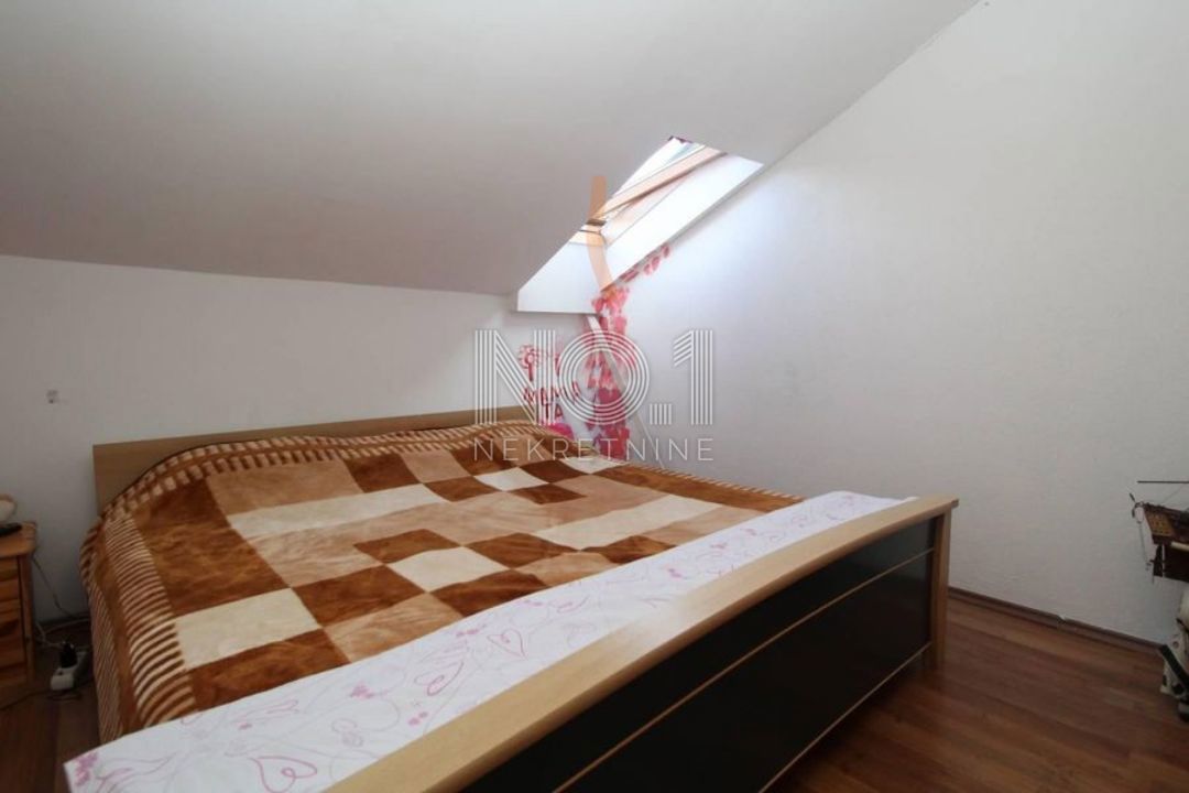 Bakar - prodamo trisobno stanovanje, 2. red do morja!