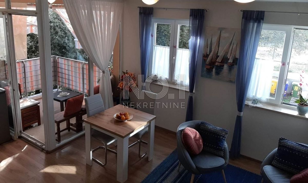 Rovinj - prodamo enosobno stanovanje