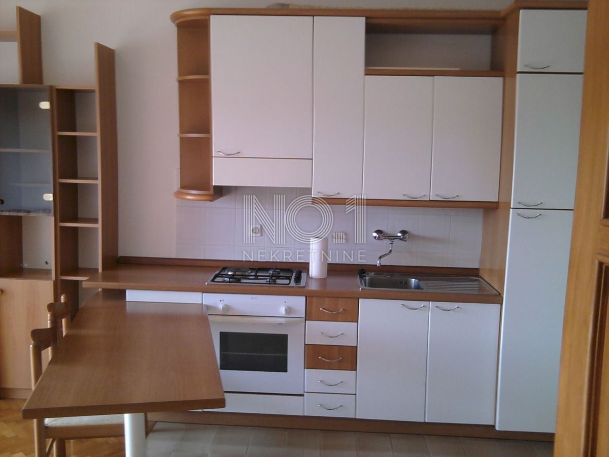 Srdoči - prodaja enosobnega stanovanja z balkonom