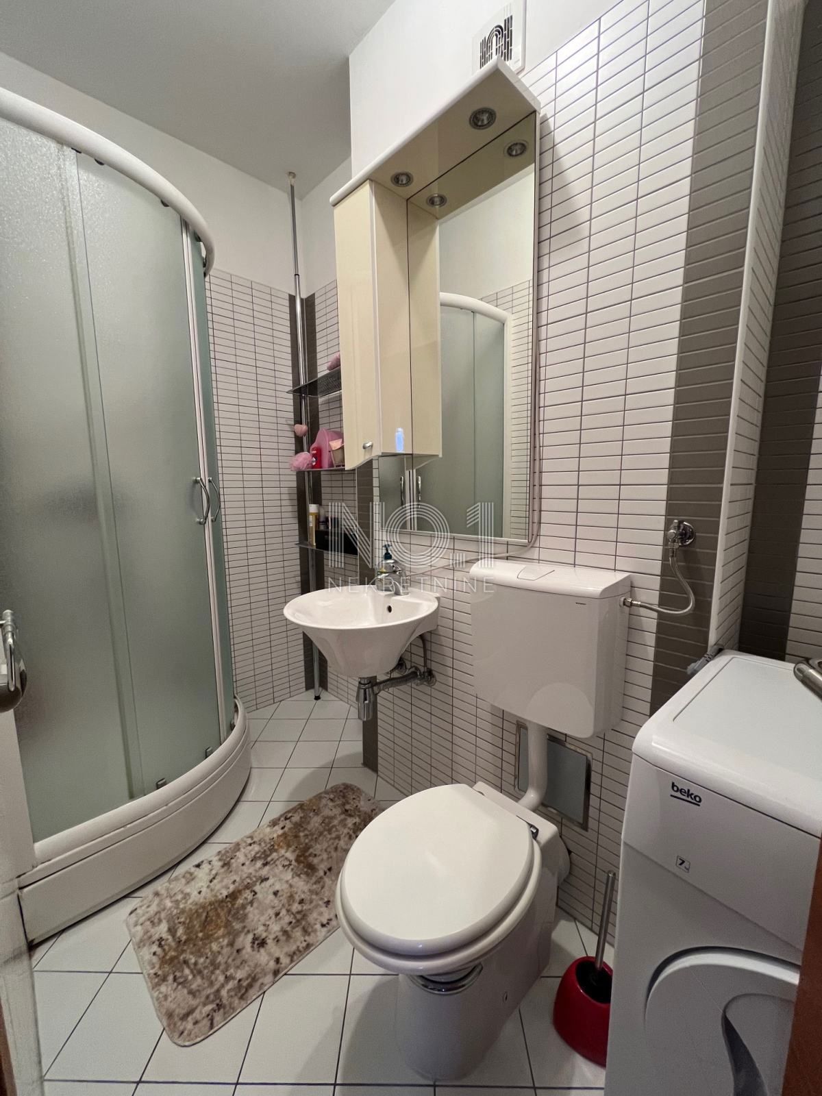 Škurinje - na prodaj lep dvoetažni apartma s pogledom na morje