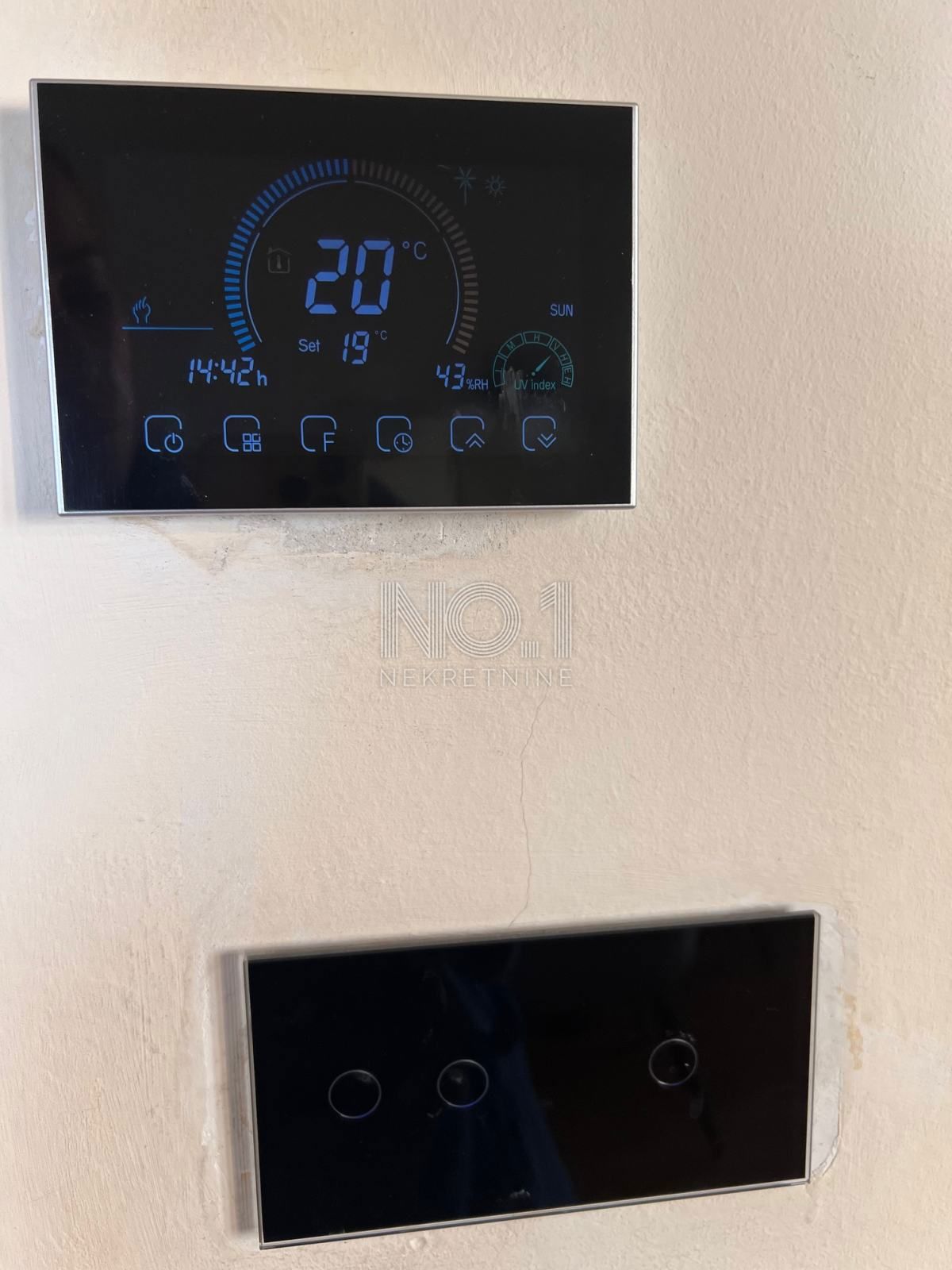 Škurinje - na prodaj lep dvoetažni apartma s pogledom na morje