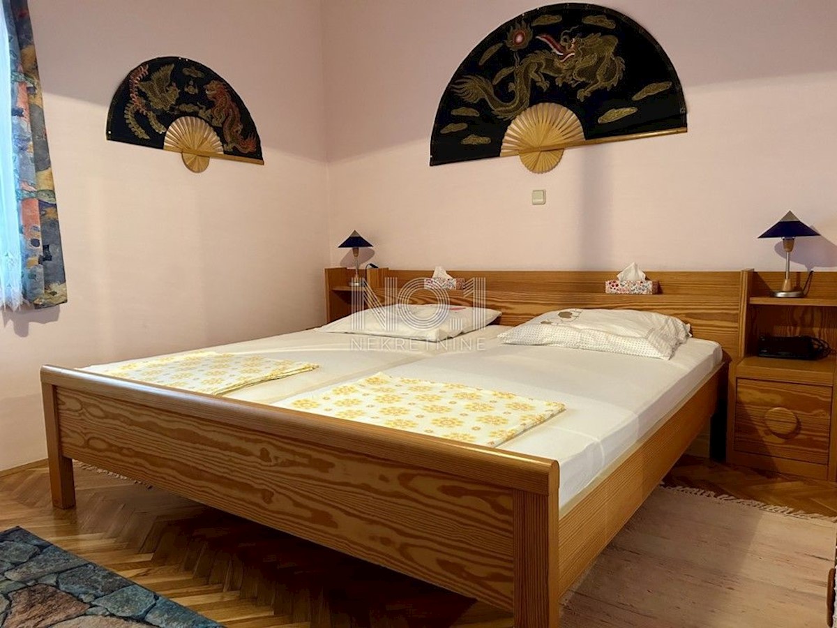 Malinska - prodaja opremljenega apartmaja z balkonom