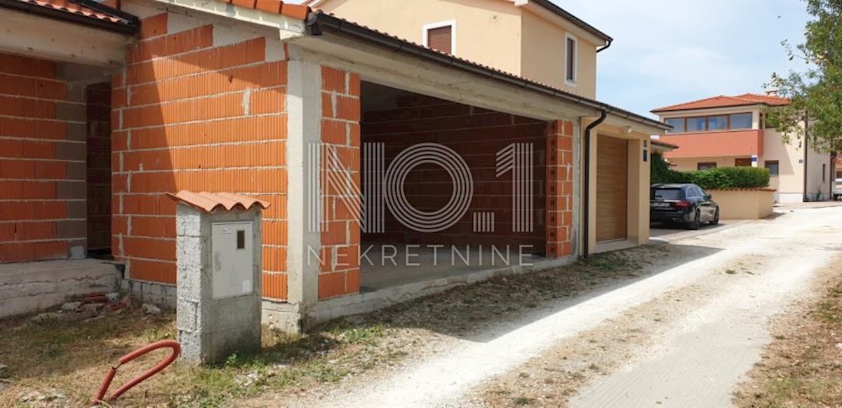 Marčana, Šarići - prodaja hiše v Roh-Bau fazi!