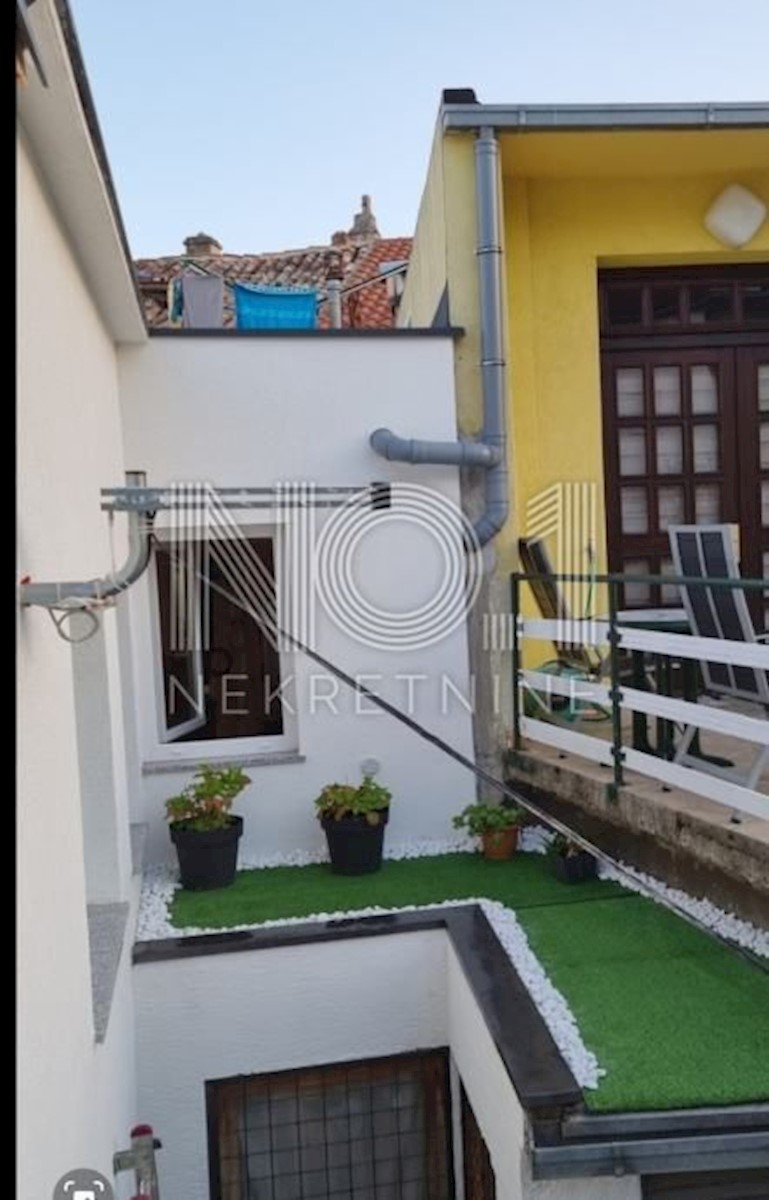 Crikvenica - hiša v centru s teraso